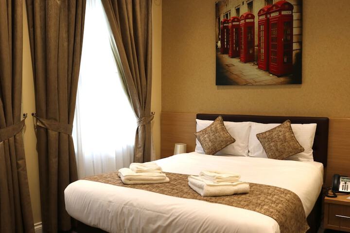 Room 4 of 49