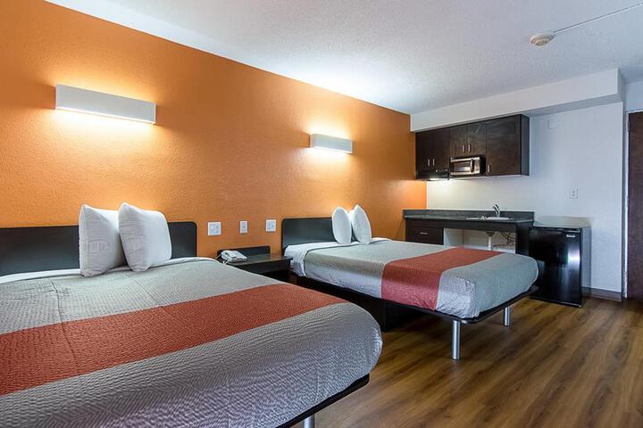 Double Accessible King Size Bed (10 of 15)