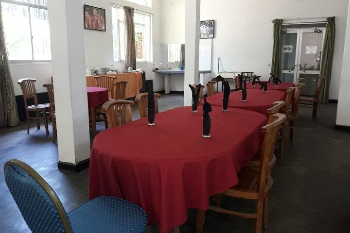 Dining 10 of 24