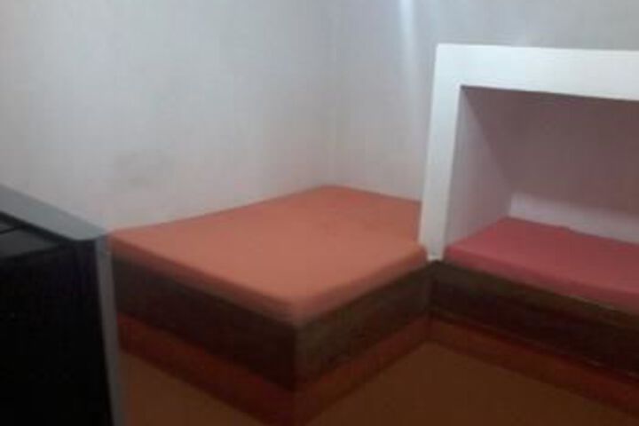 Room 21 of 53