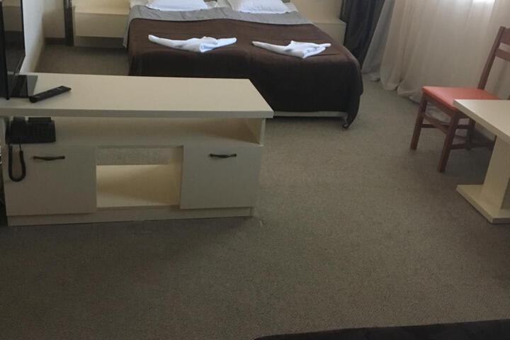 Room 33 of 99