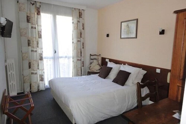 Room 10 of 76