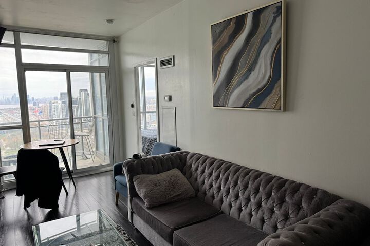 Room 6 of 15