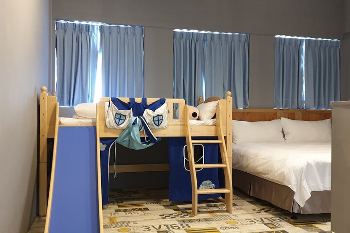Room 18 of 74
