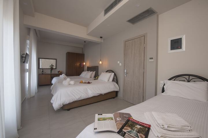 Room 25 of 43
