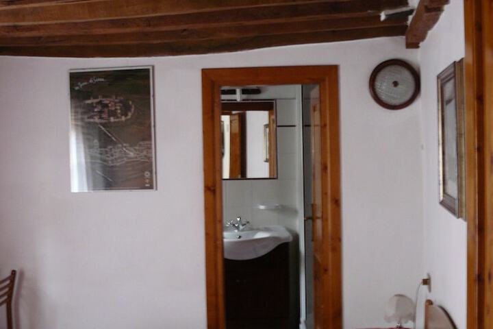 Room 10 of 53
