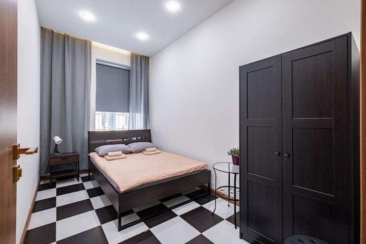 Room 17 of 33