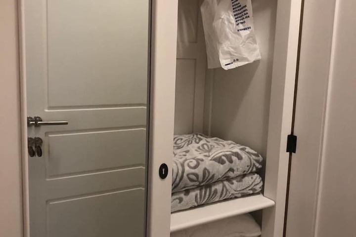 Room 15 of 48