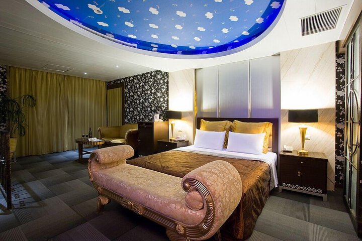 Room 27 of 54