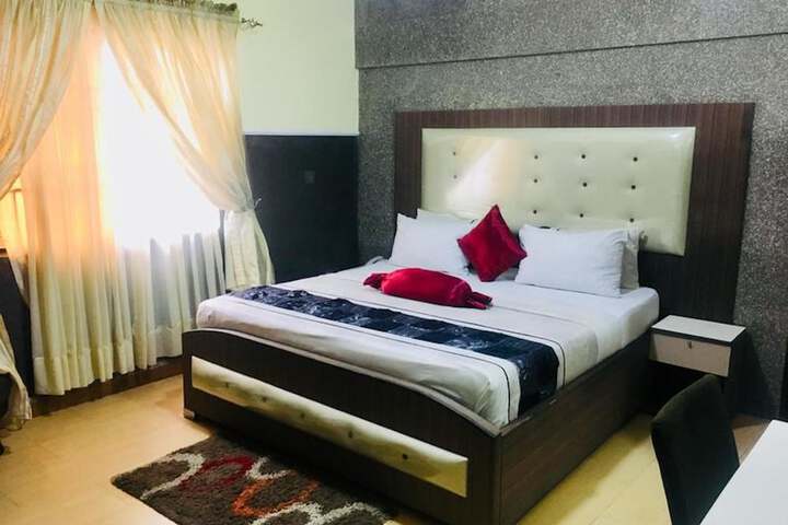 Room 5 of 25