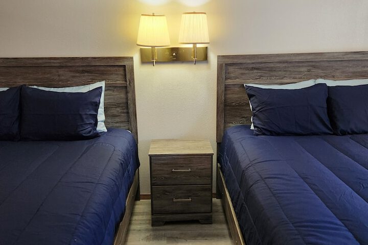 Room 16 of 38