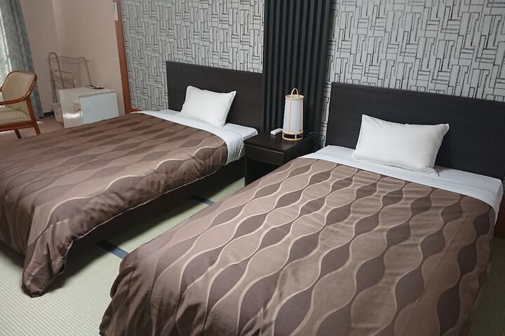 Room 6 of 38