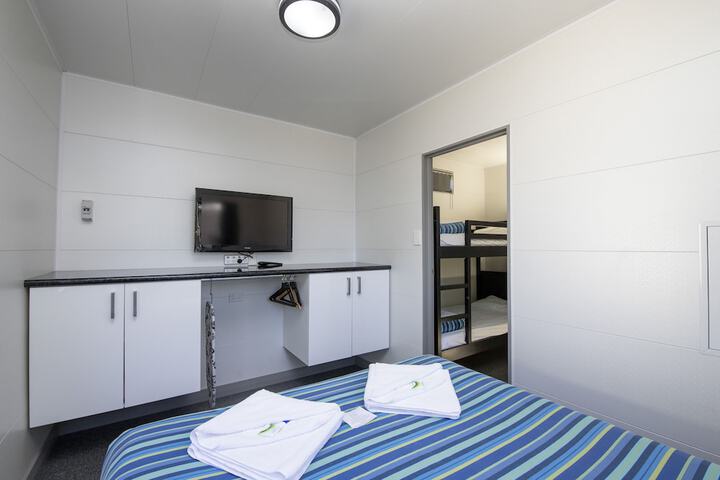 Room 16 of 145