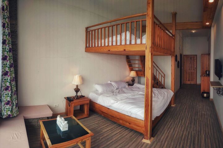 Room 12 of 12
