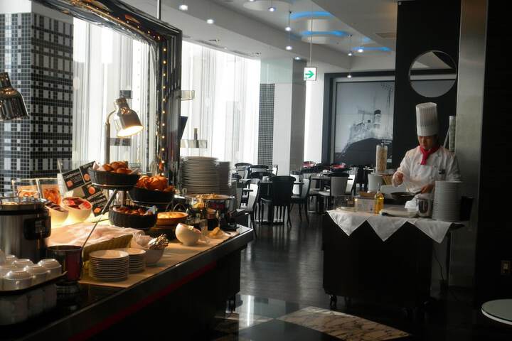 Breakfast/Coffee Service 25 of 62