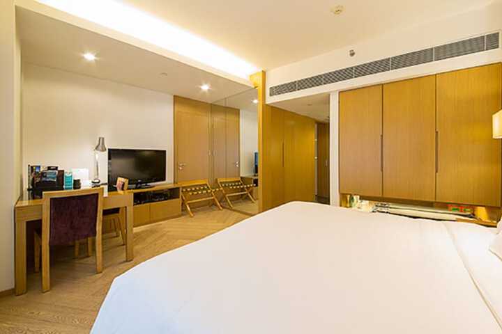 Room 9 of 95
