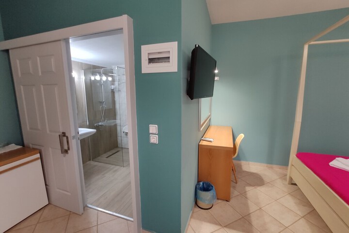 Room 14 of 43