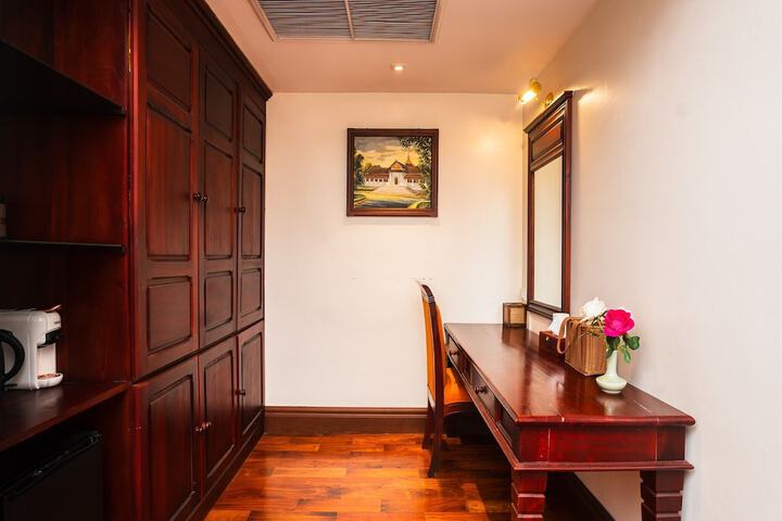 Room 46 of 156