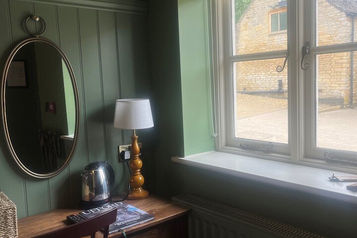 Room 19 of 42