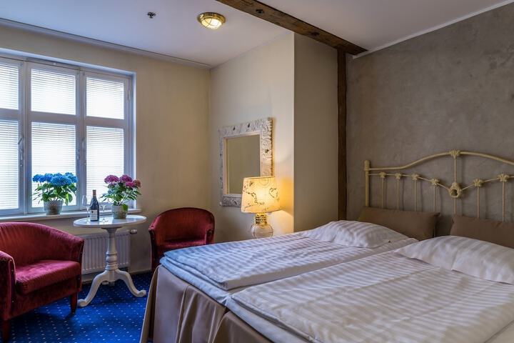 Room 34 of 91