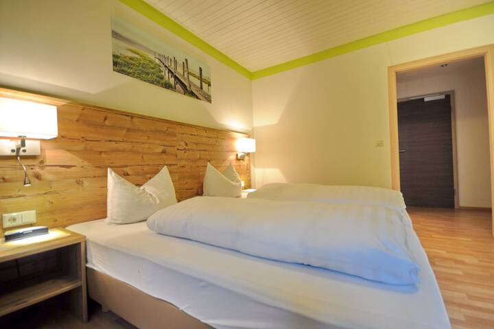 Room 5 of 27