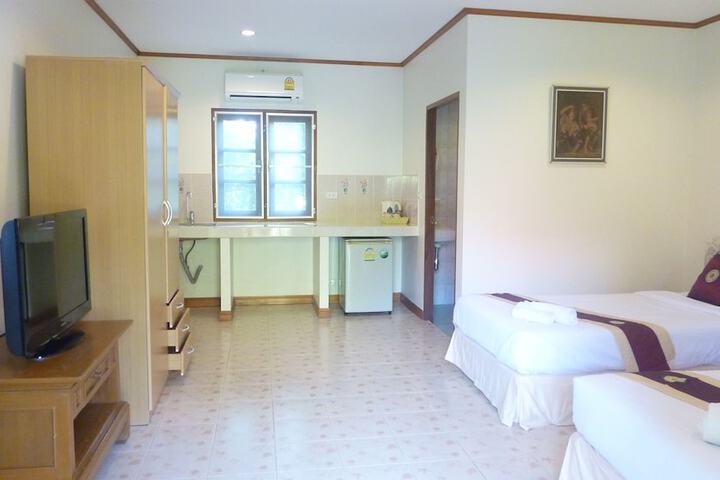 Room 10 of 34