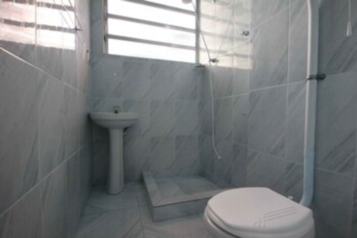 Room 4 of 28