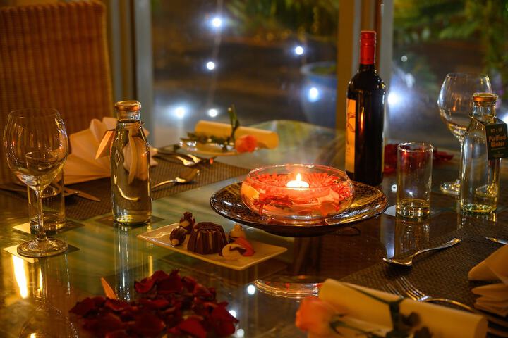Dining 56 of 86