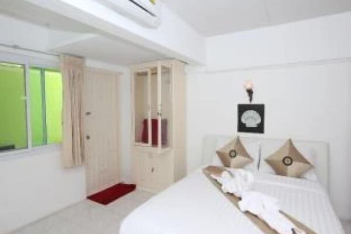 Room 14 of 60