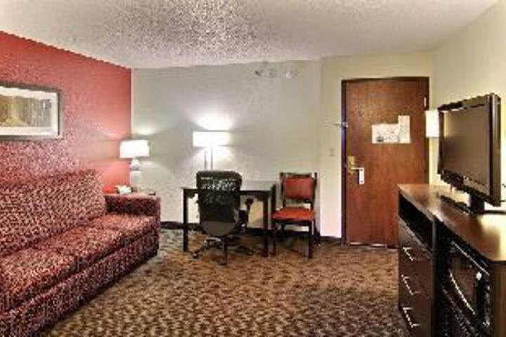AmericInn Traverse City