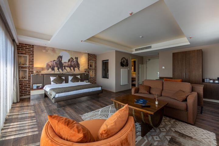Room 13 of 43