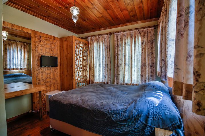 Room 13 of 47