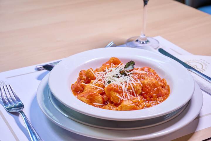 Dining 120 of 144