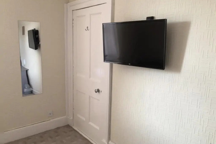 Room 2 of 14