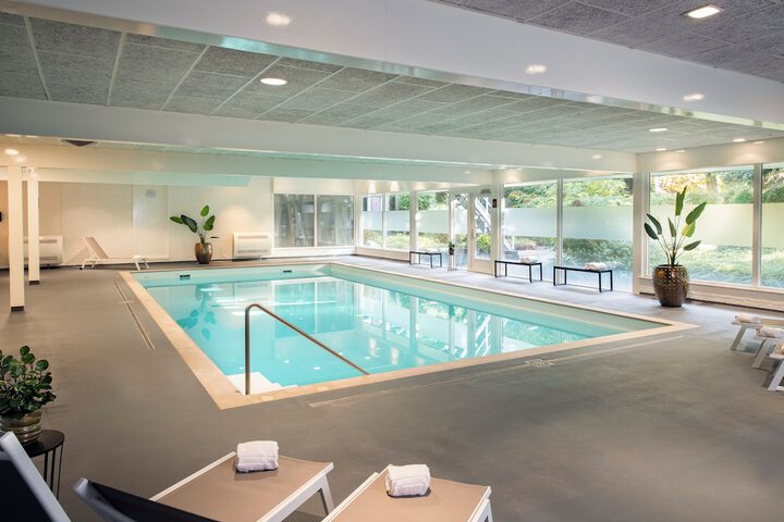 Pool Hotel