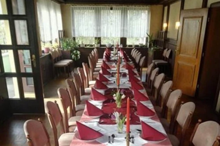 Dining 15 of 26