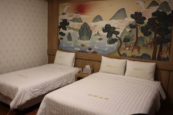 Room 4 of 78