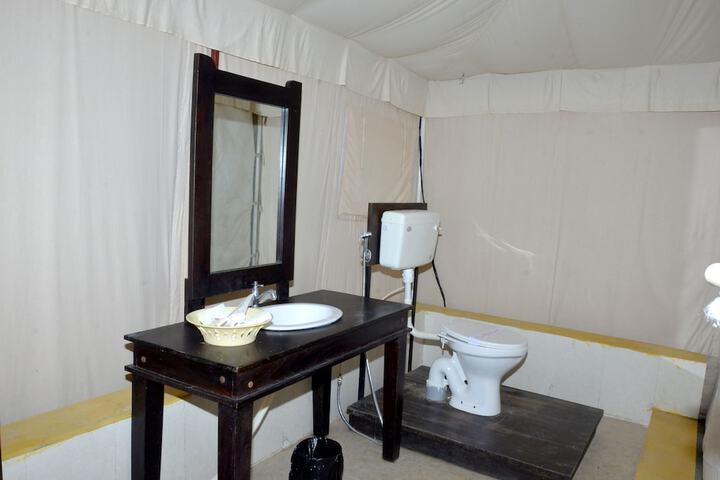 Room 13 of 26