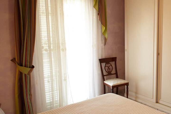 Room 5 of 25