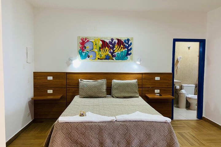 Room 25 of 193