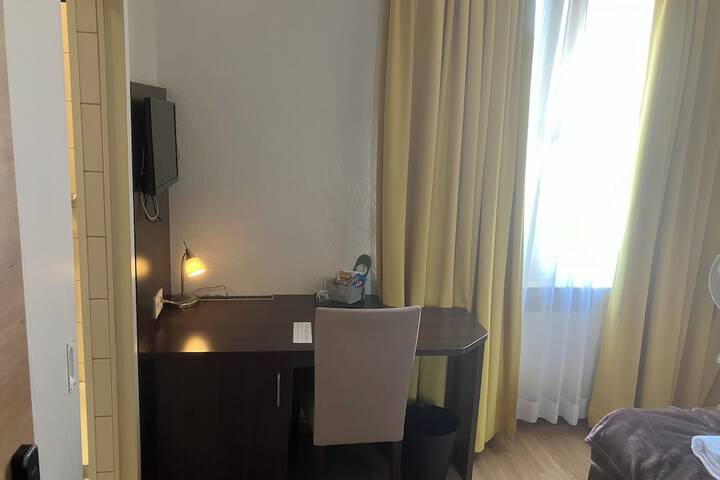 Room 14 of 46