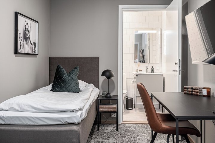 Room 15 of 35