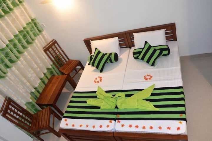 Room 8 of 13