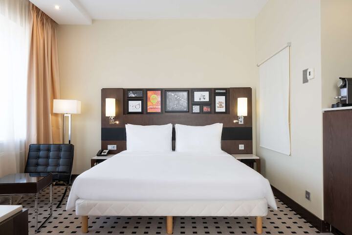 Room 34 of 160