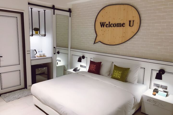 Room 18 of 66