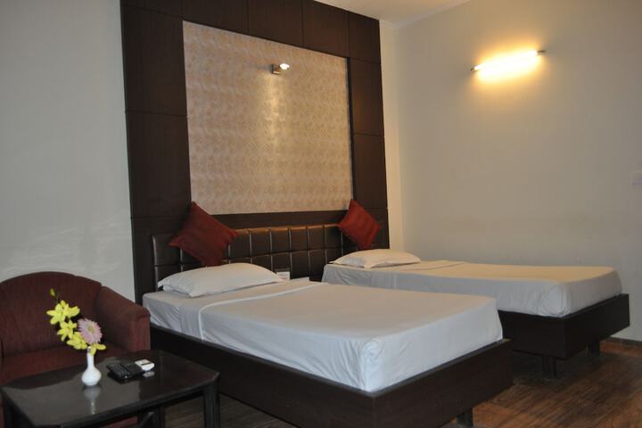 Room 8 of 24