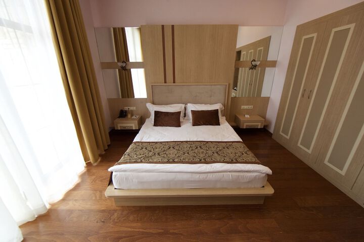 Room 30 of 160