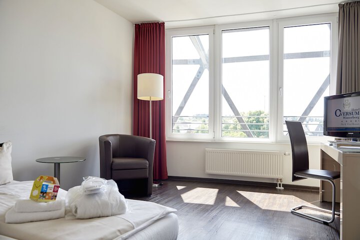 Room 25 of 58