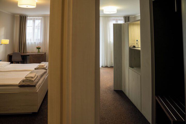 Room 34 of 82