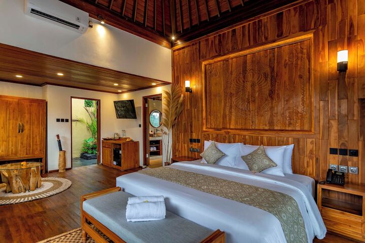 Room 4 of 68
